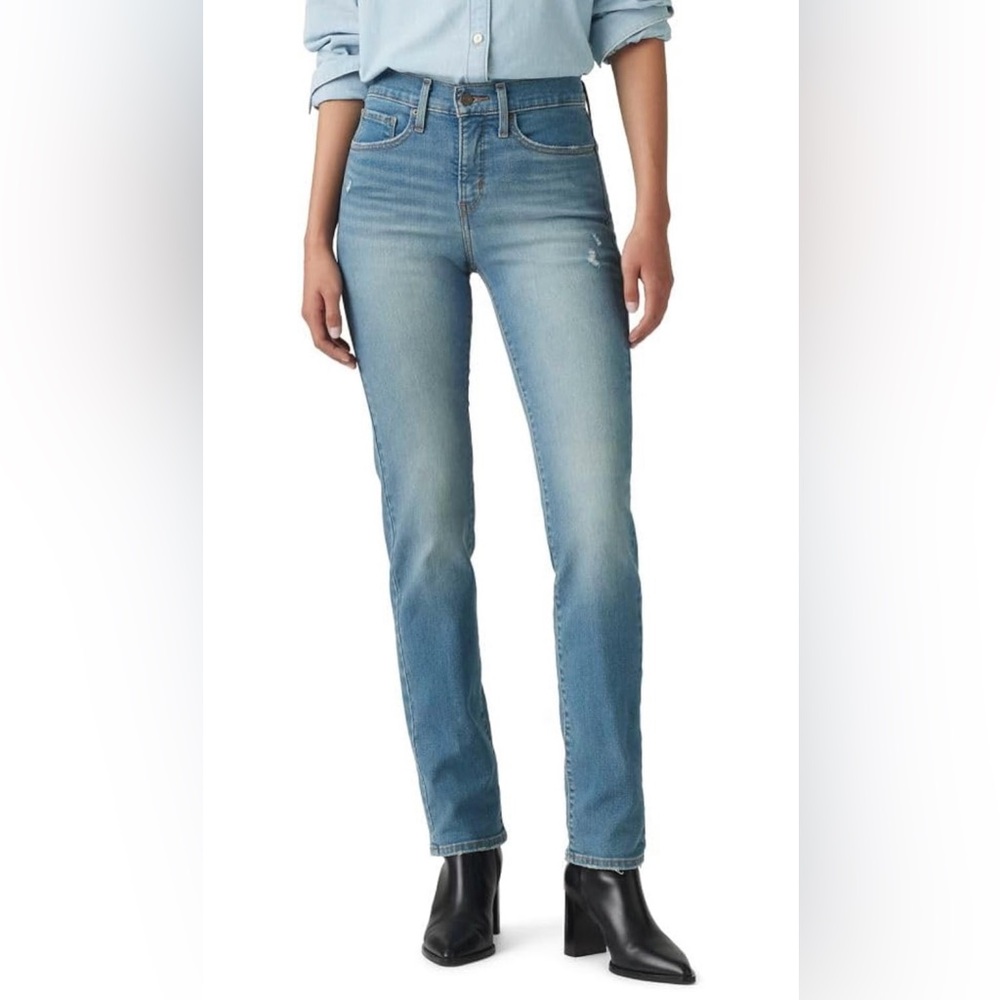 NEW Levi's Woman’s 314 Shaping Straight Jeans Sz 27 (32” Inseam)